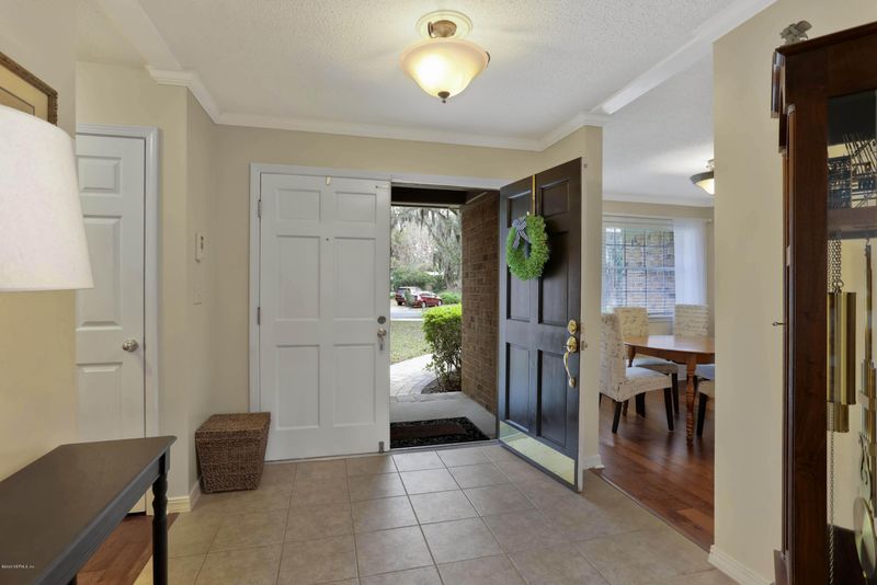 1410 Kings Rd, Neptune Beach, FL 32266