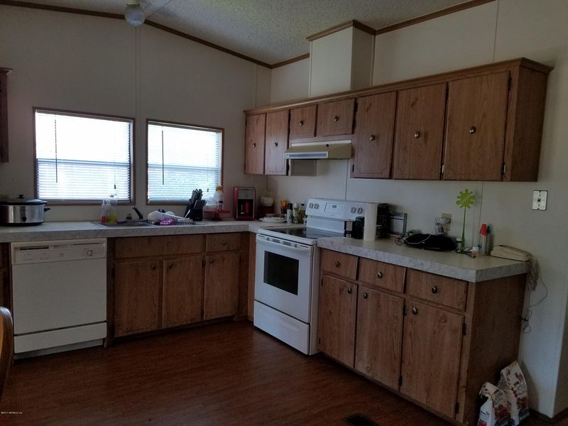 1410 Roberts Rd, Jacksonville, FL 32259