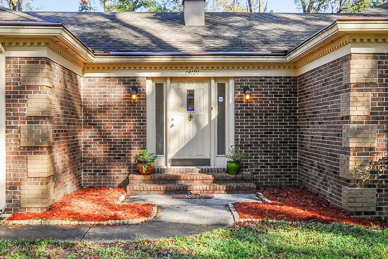14121 Spanish Point Dr, Jacksonville, FL 32225
