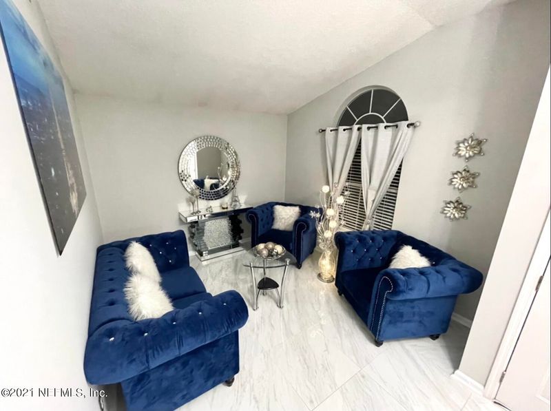 1416 Summit Oak Dr E, Jacksonville, FL 32221