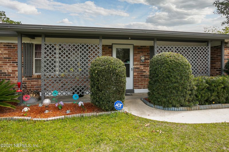 142 E Hercules Dr, Orange Park, FL 32073