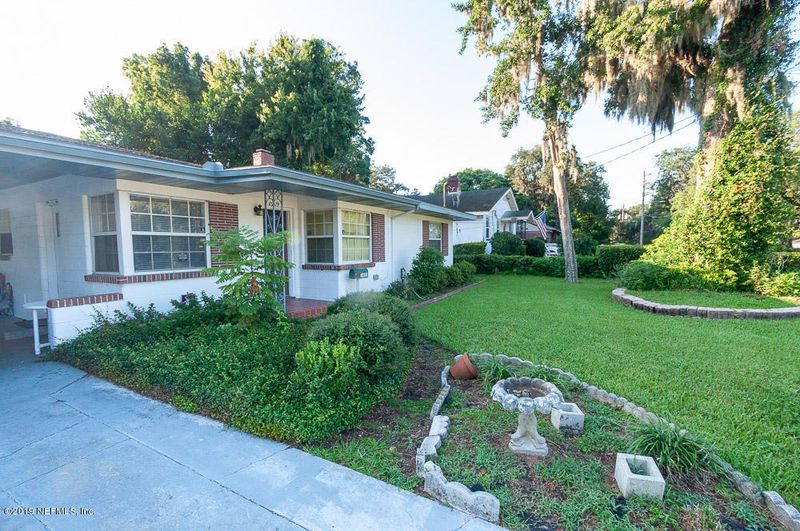 1423 River Bluff Rd N, Jacksonville, FL 32211