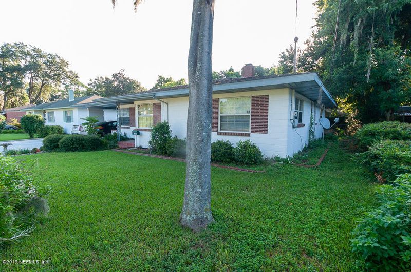 1423 River Bluff Rd N, Jacksonville, FL 32211
