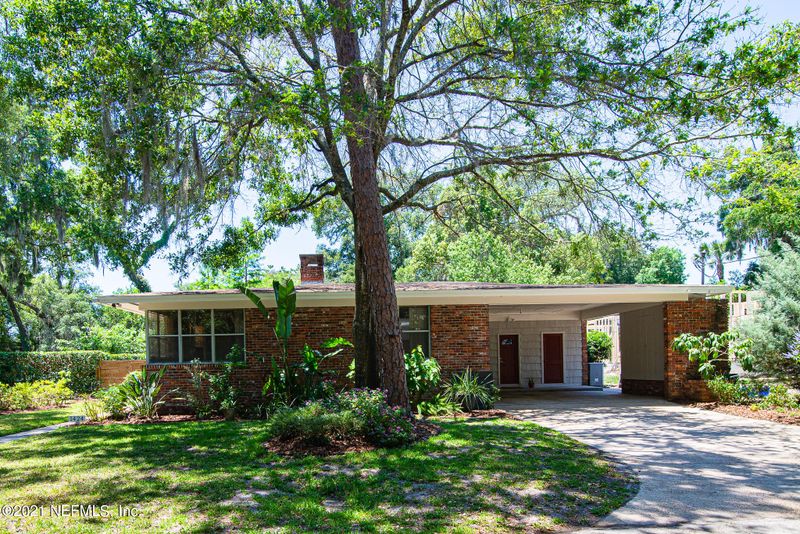 1424 Halliday Ln N, Jacksonville, FL 32207