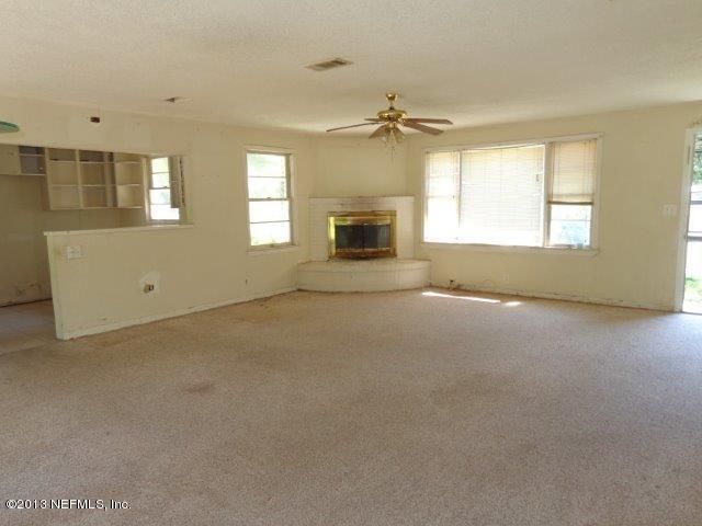 1435 Lawrence Pl, Jacksonville, FL 32211