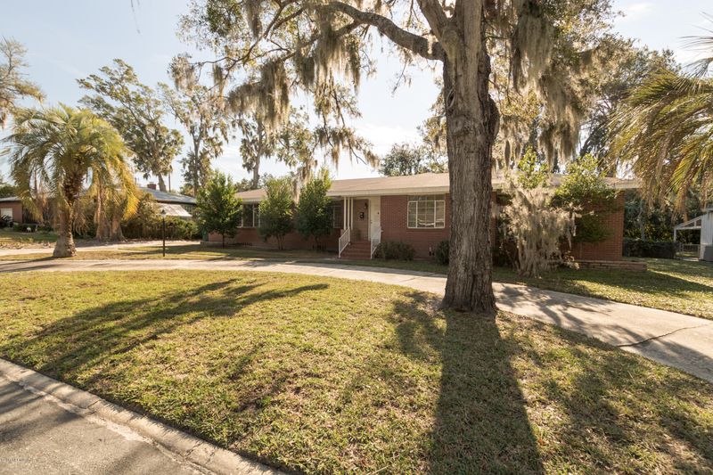 1442 Baylor Ln, Jacksonville, FL 32217