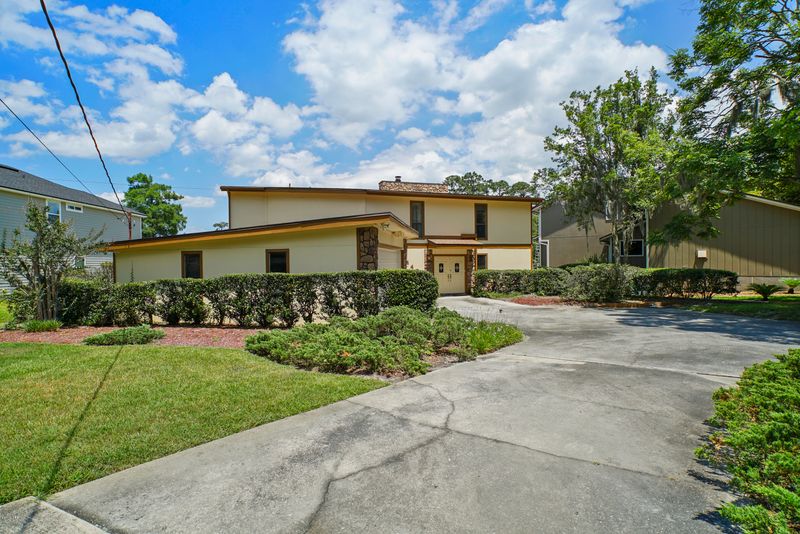 1445 Ryar Rd, Jacksonville, FL 32216