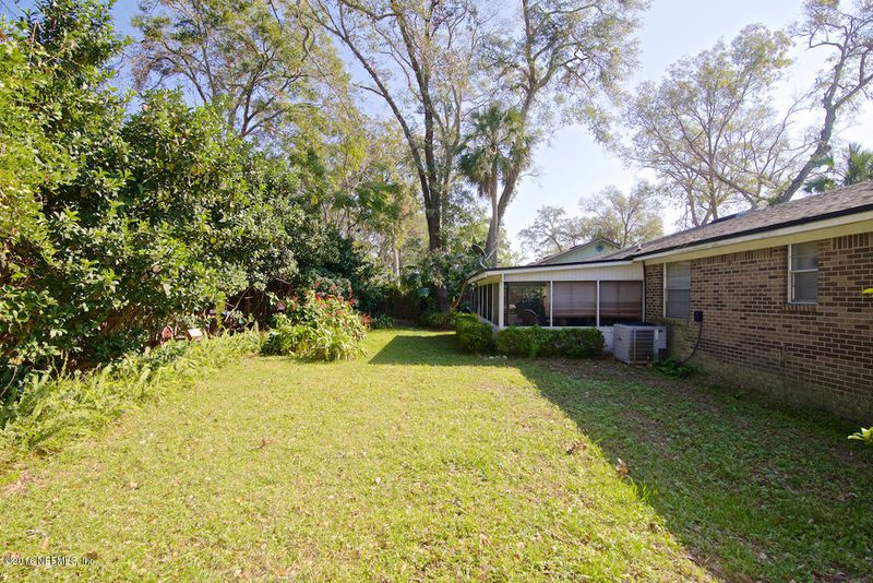 14545 Cedar Island Rd N, Jacksonville, FL 32250