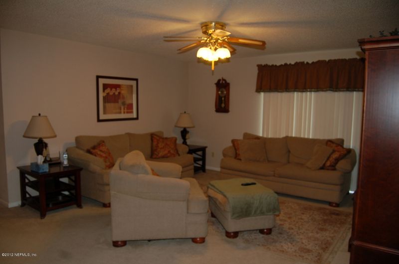 1460 Arends Rd, Jacksonville, FL 32218