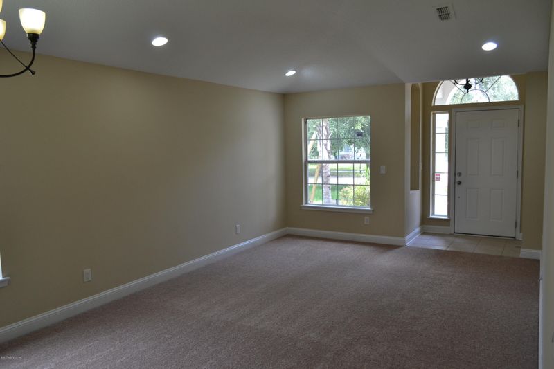 14744 Falling Waters Dr, Jacksonville, FL 32258
