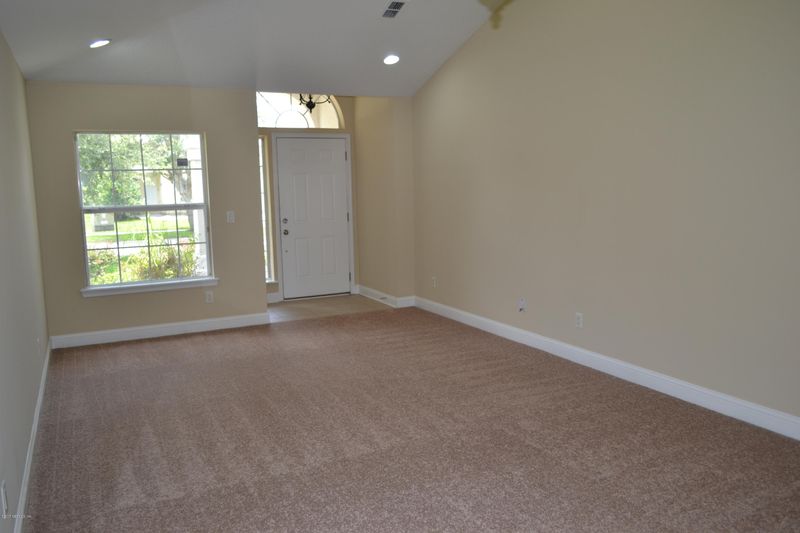 14744 Falling Waters Dr, Jacksonville, FL 32258