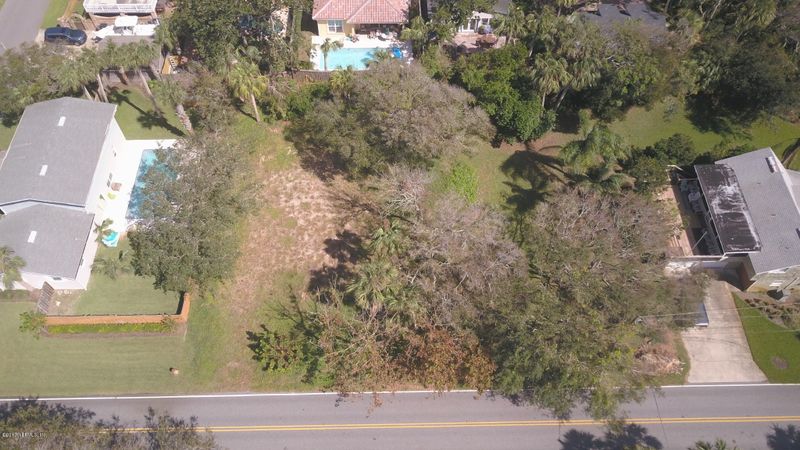 1475 East Coast Dr, Atlantic Beach, FL 32233