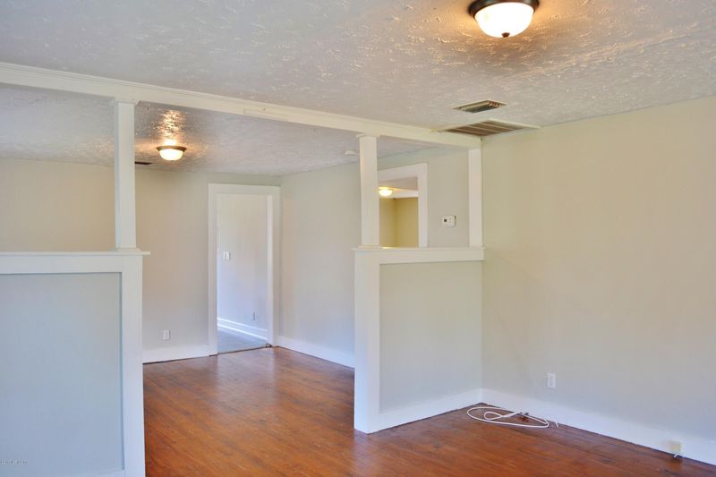 1475 Ron Rd, Jacksonville, FL 32210