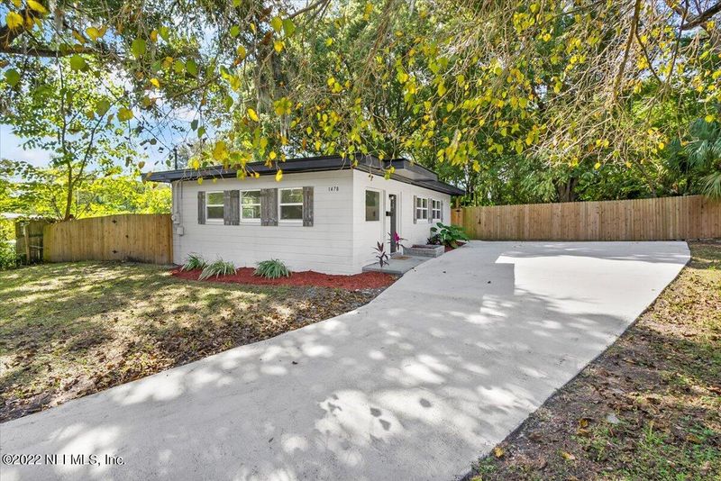 1478 Domas Dr, Jacksonville, FL 32211