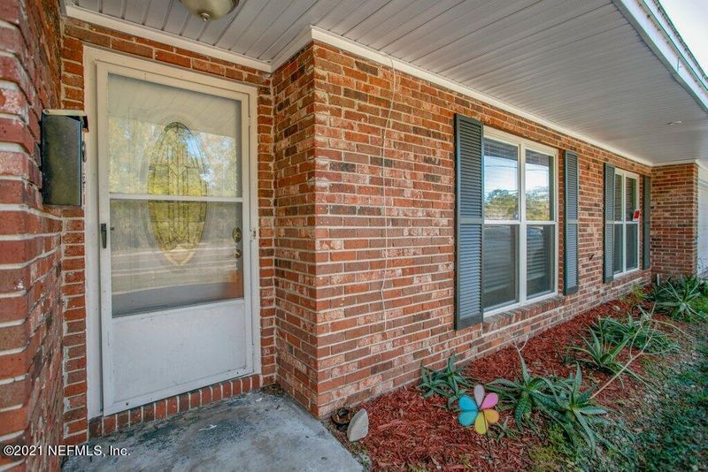 1484 Broward Rd, Jacksonville, FL 32218