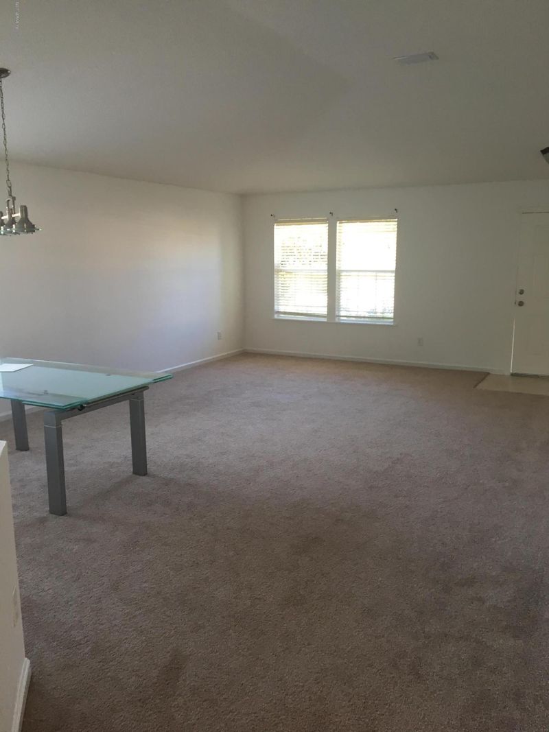 1489 W Summit Oaks Dr, Jacksonville, FL 32221