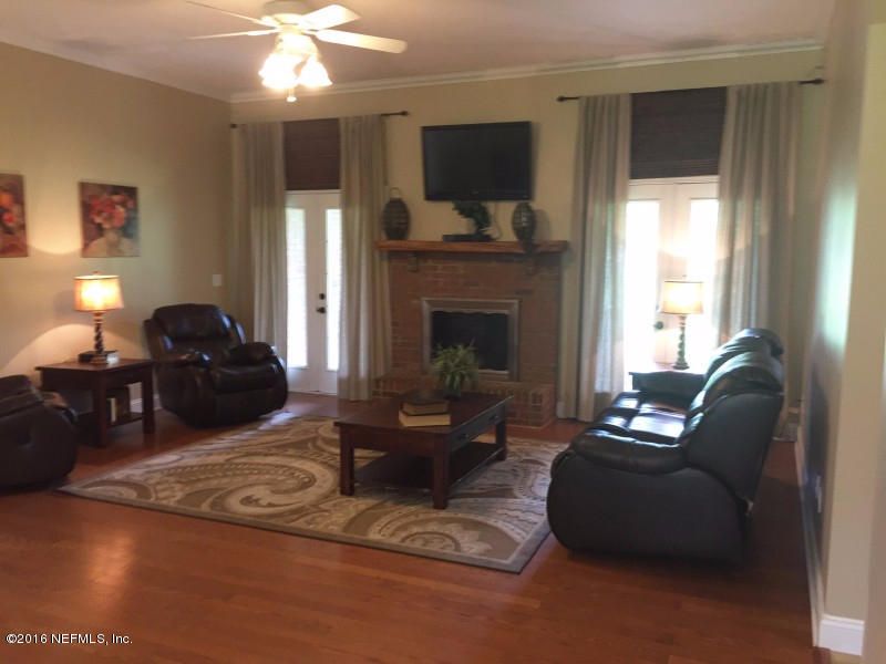 1495 Lee Rd, St Johns, FL 32259