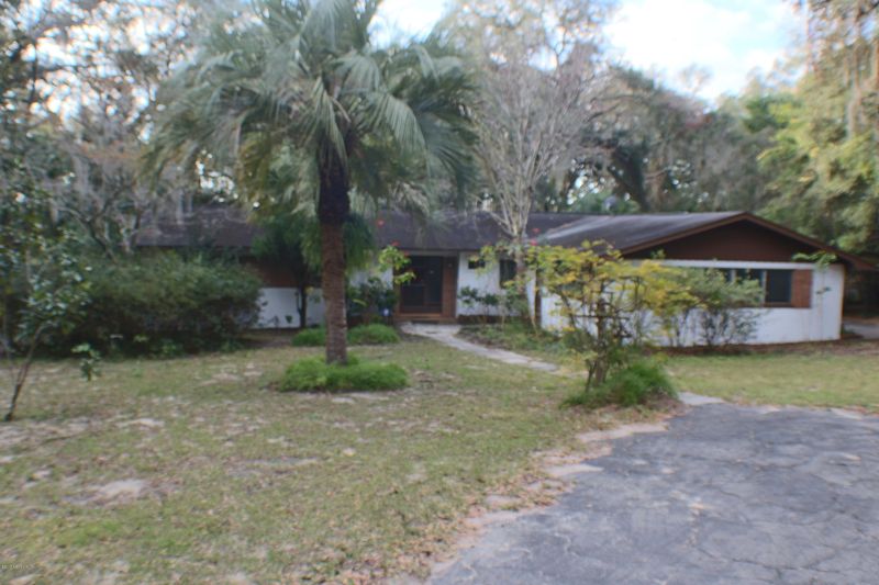 15 SE Forest St, Keystone Heights, FL 32656