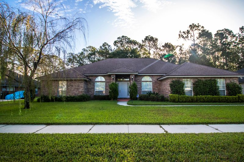 1521 Crichton Rd W, Jacksonville, FL 32221
