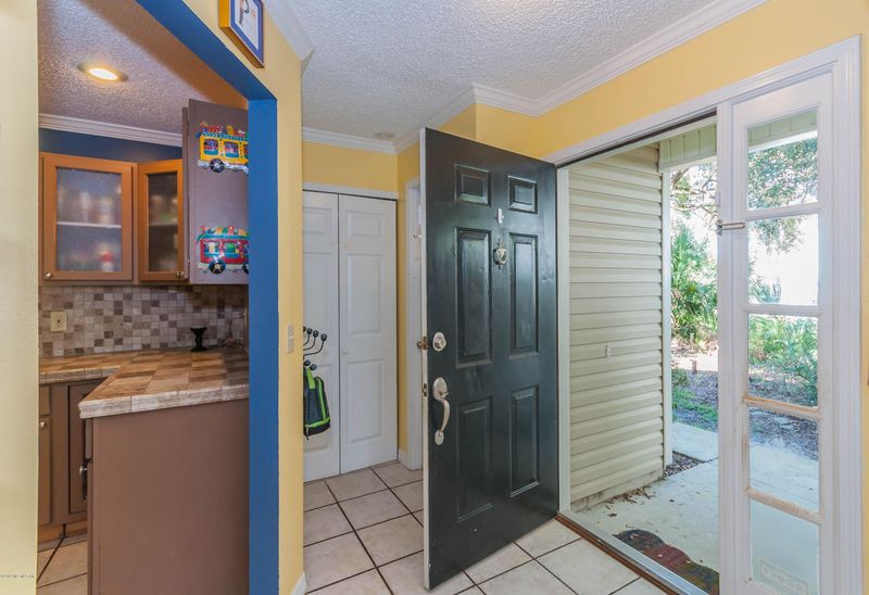 1521 Summer Sands Dr, Neptune Beach, FL 32266