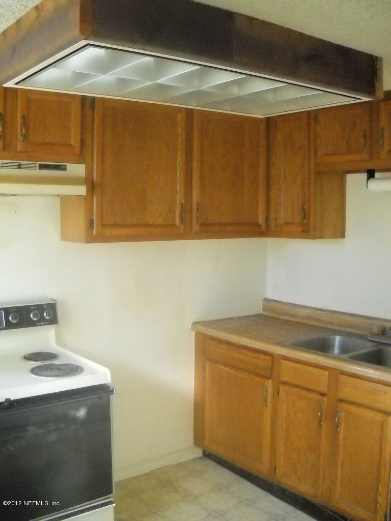 1528 Long Bay Rd, Middleburg, FL 32068