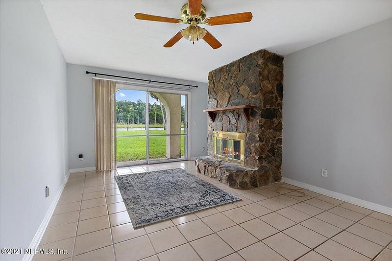 1530 El Prado Rd #3, Jacksonville, FL 32216