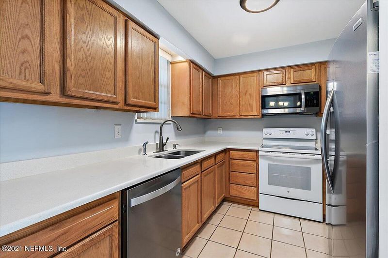 1530 El Prado Rd #3, Jacksonville, FL 32216