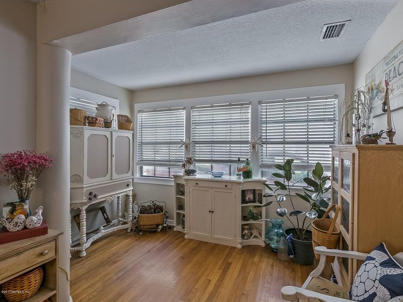 1533 Charon Rd, Jacksonville, FL 32205