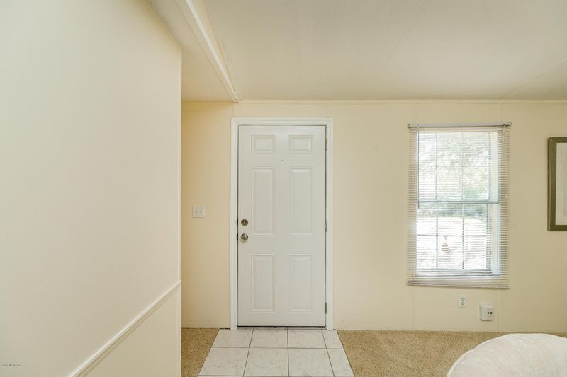 154 Melanie Ln, Middleburg, FL 32068