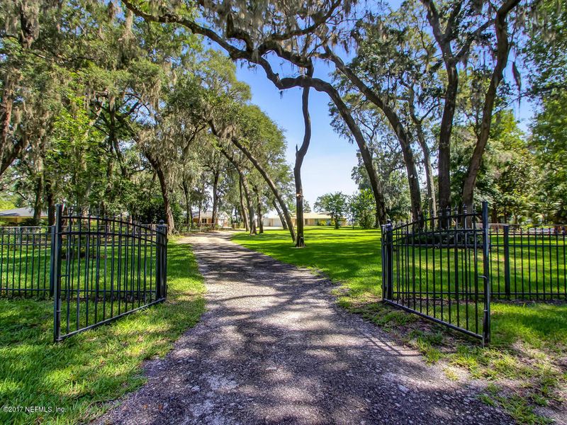 15455 Cape Dr N, Jacksonville, FL 32226