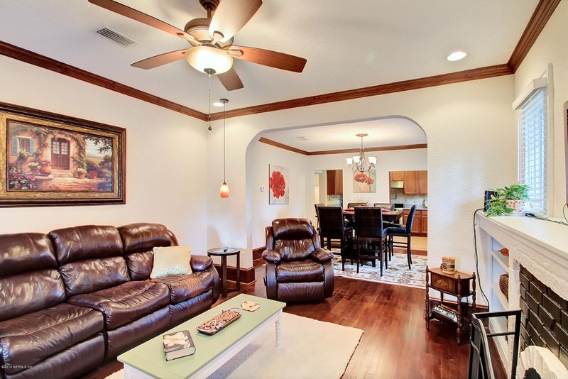 1556 Pinegrove Ave, Jacksonville, FL 32205