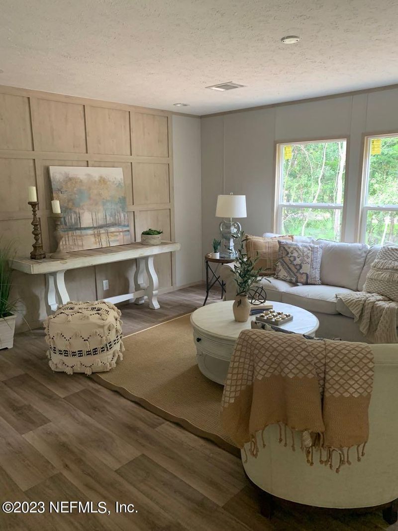 15570 Parete Rd, Jacksonville, FL 32218