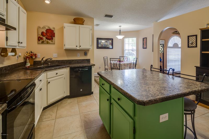 1562 Shelter Cove Dr, Fleming Island, FL 32003