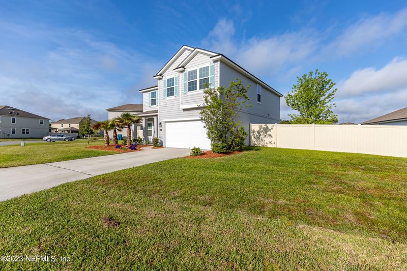15734 Whitebark Dr, Jacksonville, FL 32218