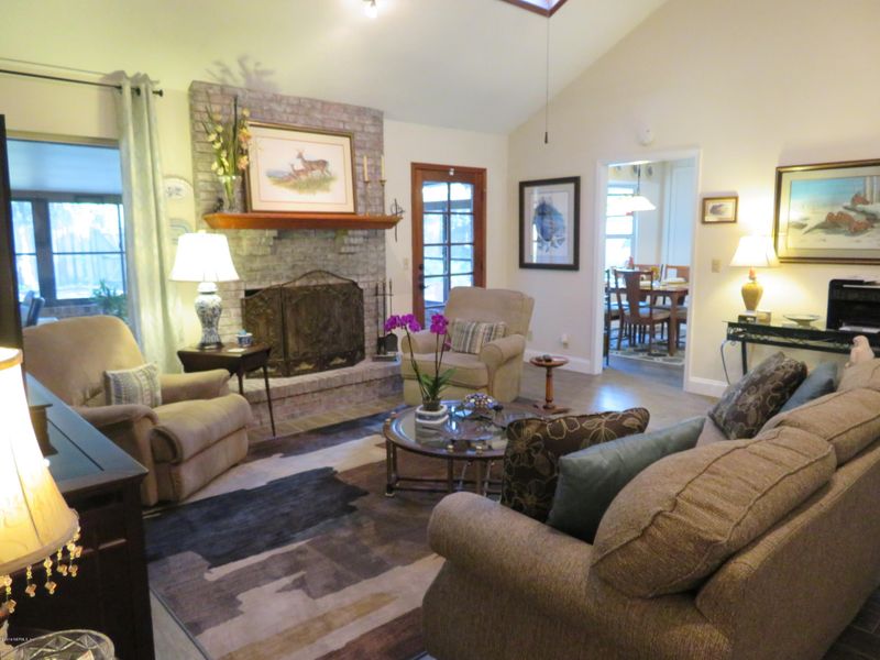 1578 Rivergate Dr, Jacksonville, FL 32223