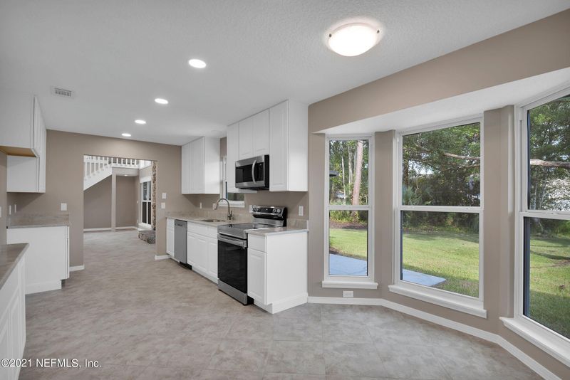 1581 Rivergate Dr, Jacksonville, FL 32223