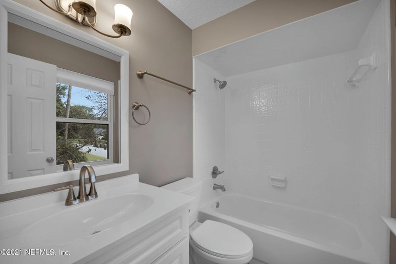 1581 Rivergate Dr, Jacksonville, FL 32223