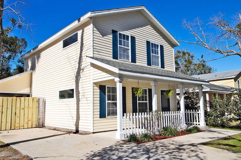 1595 N Whitney St, St Augustine, FL 32084