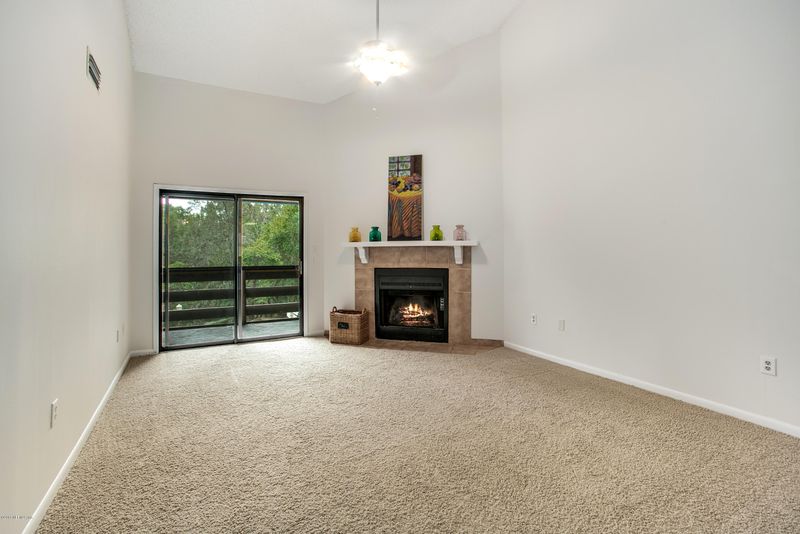 1604 Arcadia Dr #312, Jacksonville, FL 32207