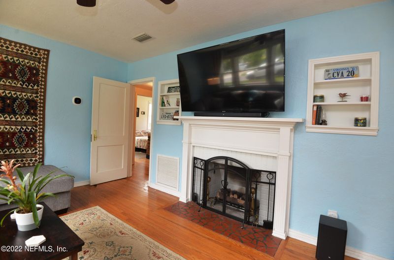 1604 Charon Rd, Jacksonville, FL 32205