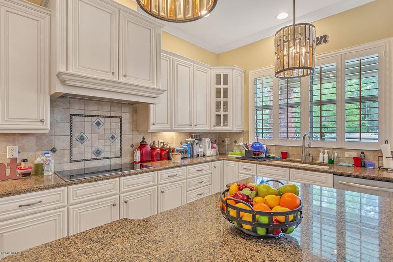 1604 Fenton Ave, St Johns, FL 32259