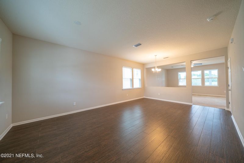 16049 Hutton Ln, Jacksonville, FL 32218