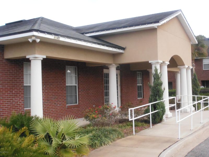 1605 Landau Rd, Jacksonville, FL 32225