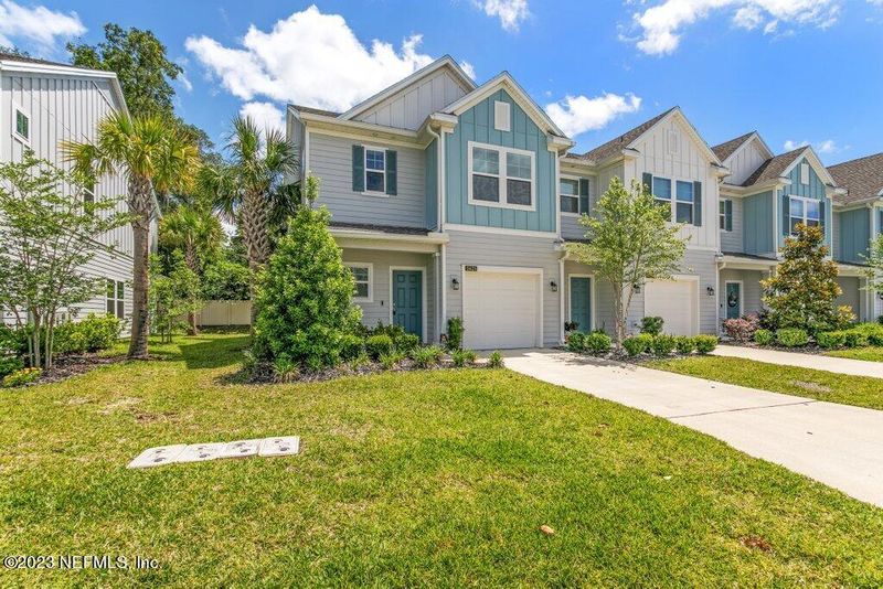 1621 Pottsburg Point Dr, Jacksonville, FL 32207