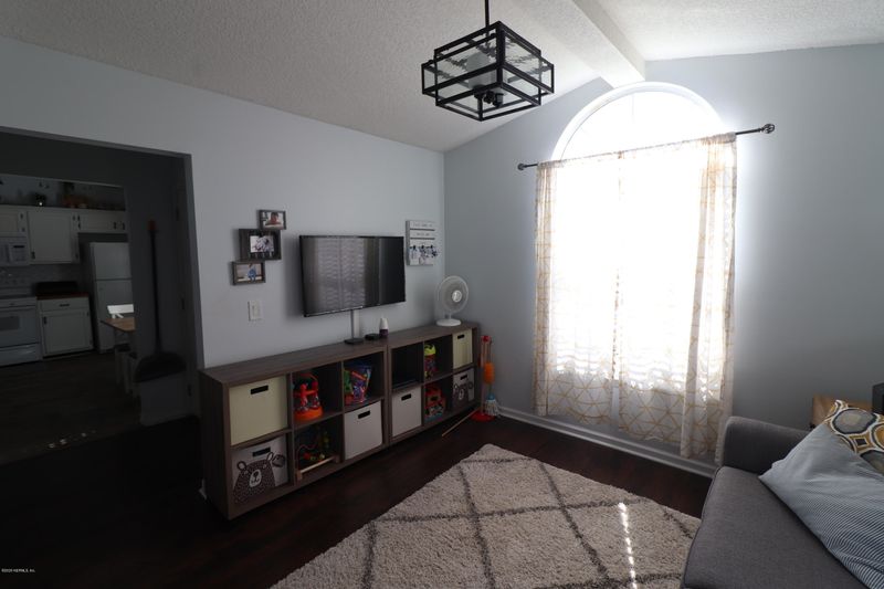 1629 Spring Oaks Ln, Jacksonville, FL 32221