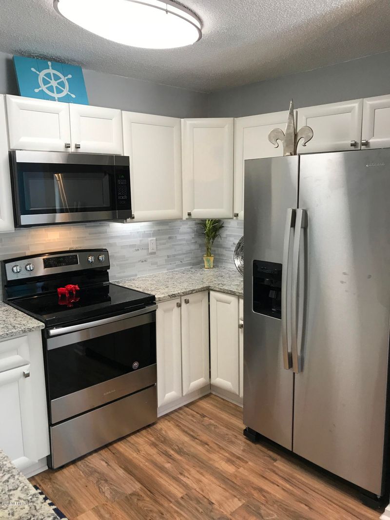 1630 Francis Ave, Atlantic Beach, FL 32233