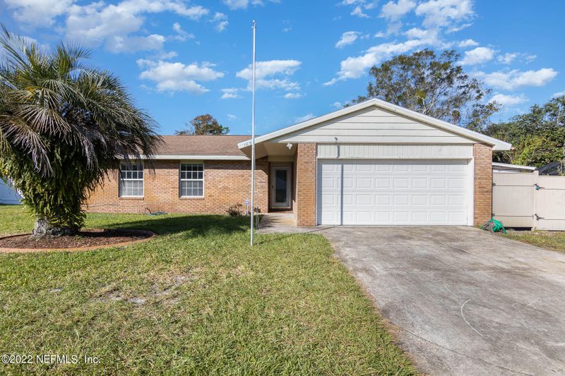 1630 Windy Oaks Dr W, Jacksonville, FL 32225