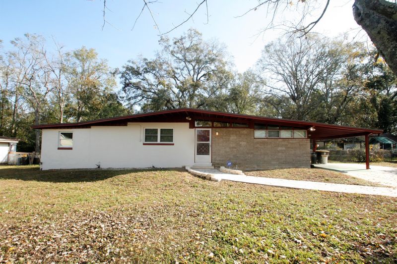 1633 Chateau Dr, Jacksonville, FL 32221