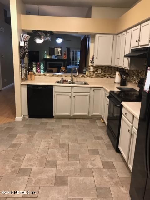 1634 Ashmore Green Dr, Jacksonville, FL 32246
