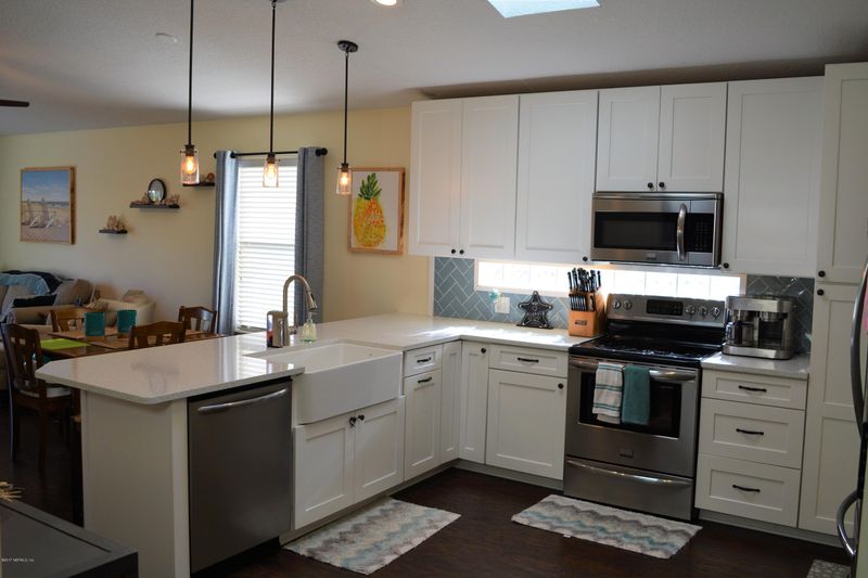 1634 Evans Dr S, Jacksonville Beach, FL 32250